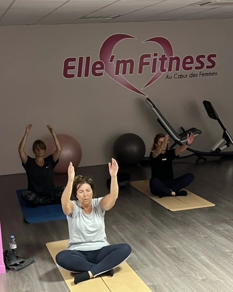 yoga-elle-m-fitness-salle-de-sport-saint-hilaire-de-riez-4-scaled-r1zfzztqwt7l0spsyuv08t689eeckdc3vclsu8dyc0